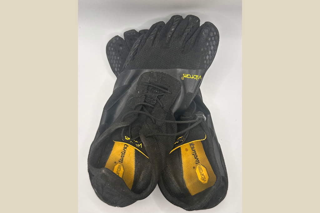 Vibram FiveFingers Løbesko - Sort/Gul Str. 42.5 Fem Tæer Design (Genbrugt)