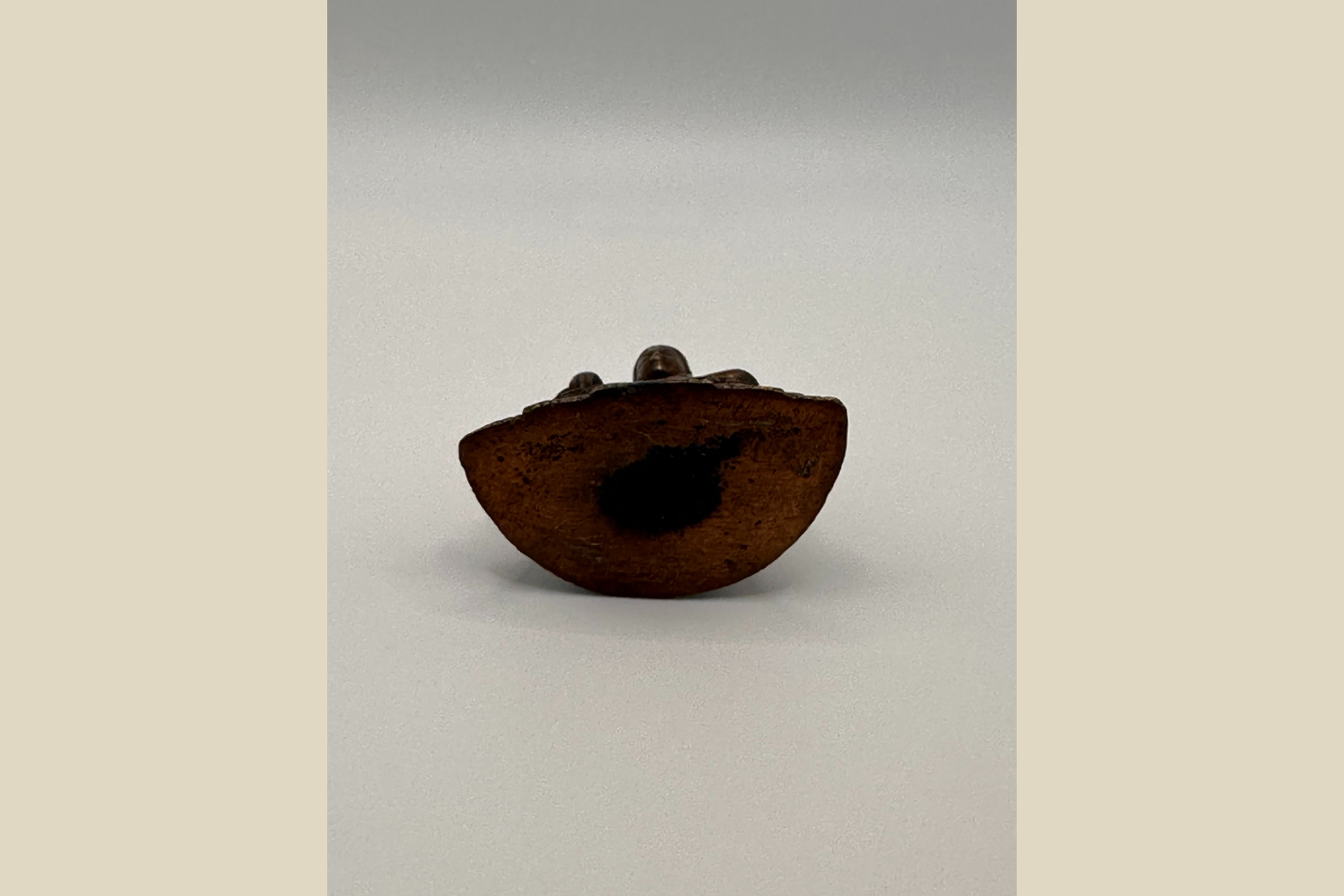Antik Buddha-figur - Bronzepatina Meditation (Genskabt)