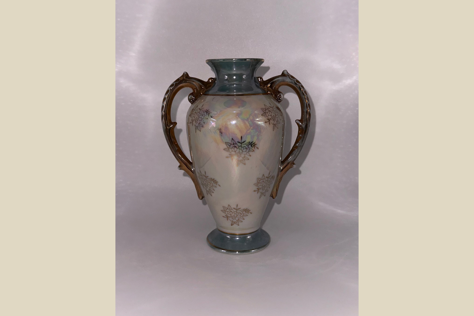 Vintage Keramikvase med Håndtag - Romantisk Motiv Mærket 3159 (Genbrugt)