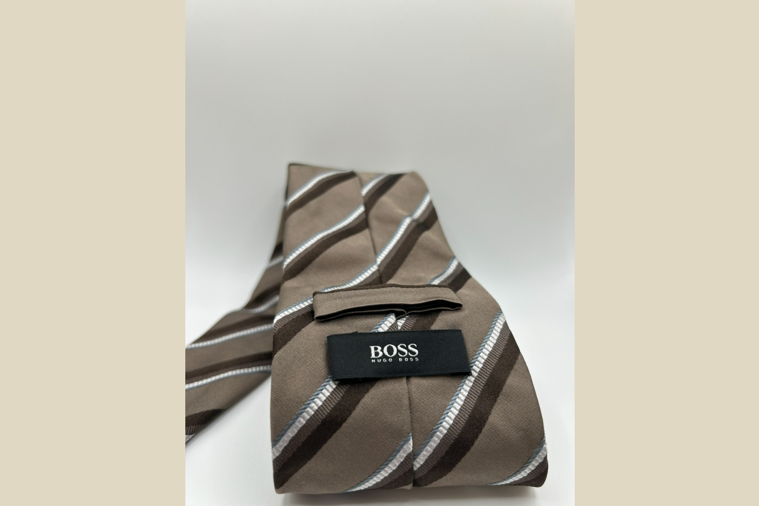 Hugo Boss Silkeslips - Brun med Hvide Striber (Genskabt)