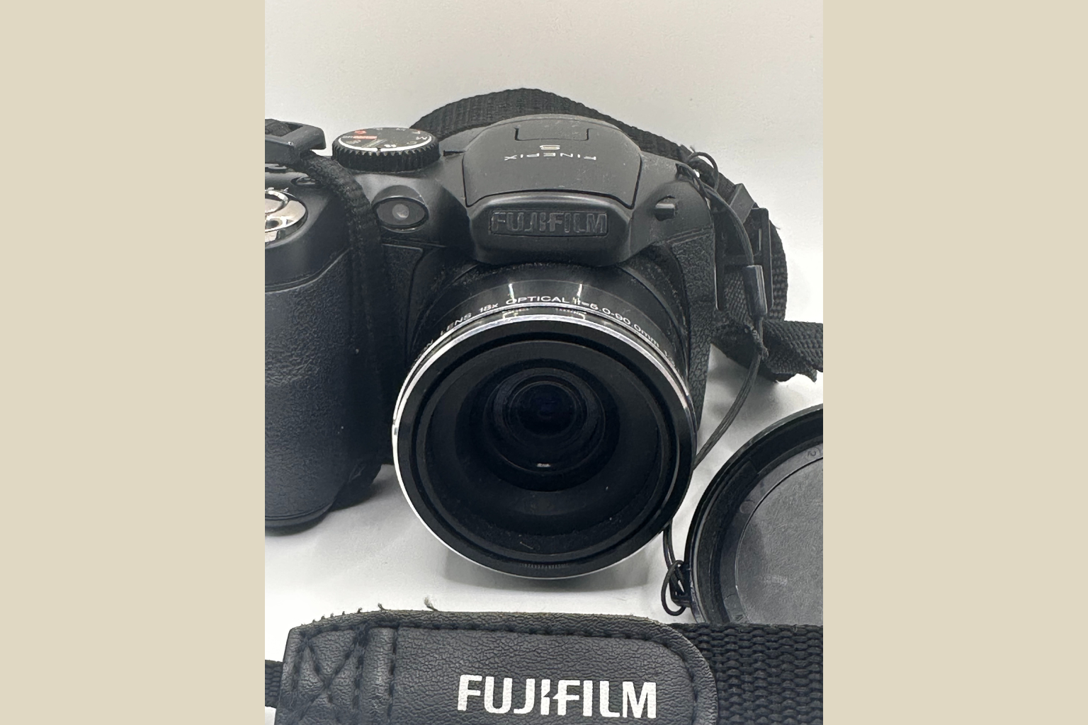 Fujifilm FinePix S5200 Digitalkamera - 5.1MP med 10x Zoom (Genbrugt)