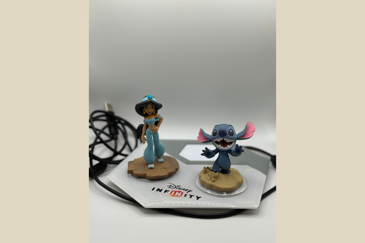 Disney Infinity Starter Set - Jasmine & Stitch Figurer
