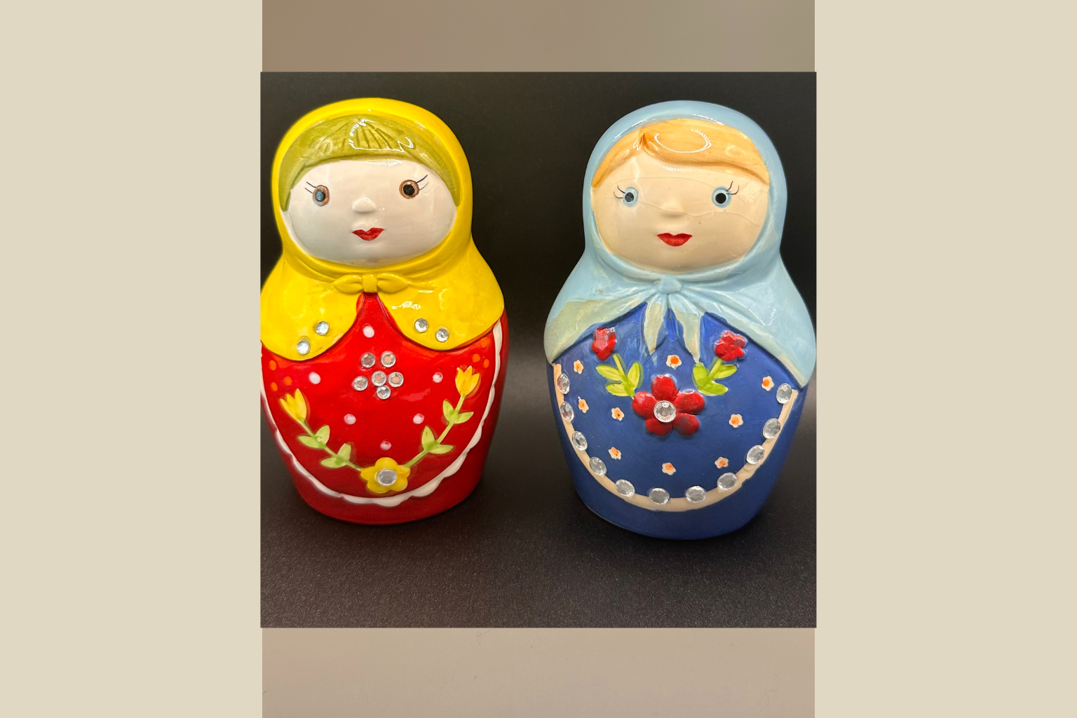Russiske Babushka Keramik Sparegrise - Sæt af 2 (Genbrugt)