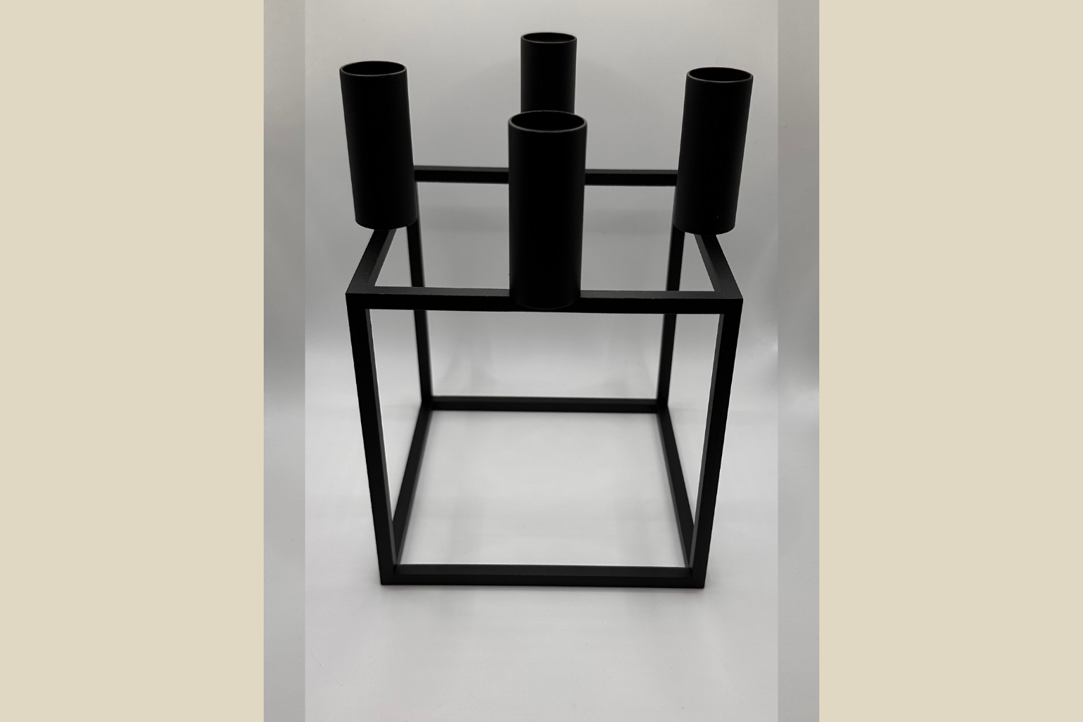 Kubus 4 Lysestage by Lassen Copenhagen - Sort Metal