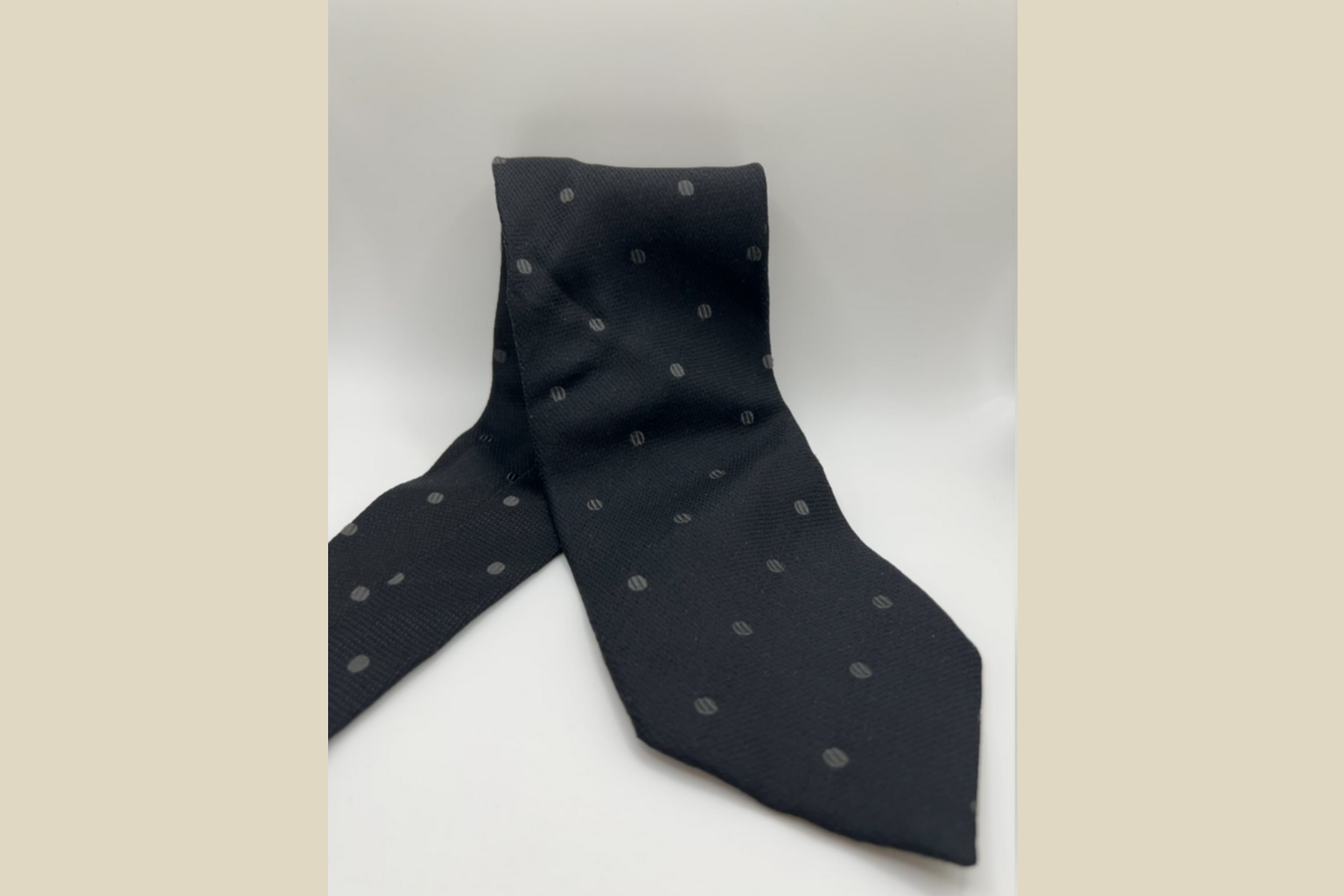 Giorgio Armani Silkeslips - Sort med Grå Prikker (Genskabt)