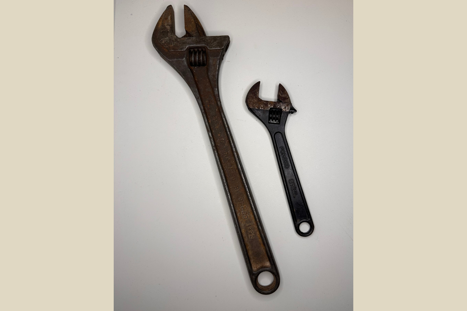 Vintage Svensknøgler - Sæt af 2 stk. Justerbare Skruenøgler (Genbrugt)